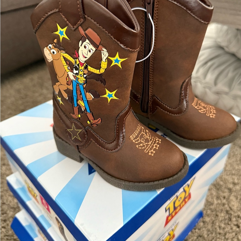 New In Box You Story Kids 5 boots